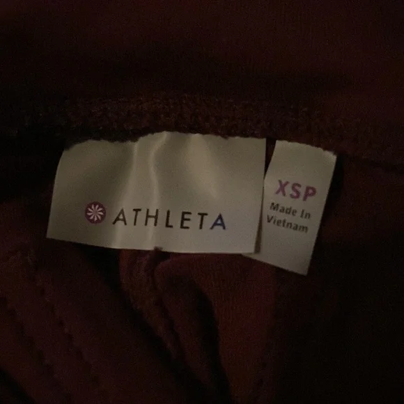 Athleta great stretchy yoga pants with great front and back pockets! - Picture 12 of 14